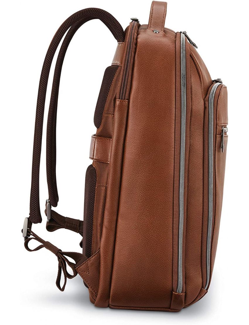 حقيبة ظهر جلدية كلاسيكية